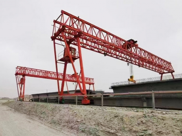 MGH通用門式起重機